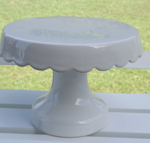 Small Round Scalloped Ceramic Stand